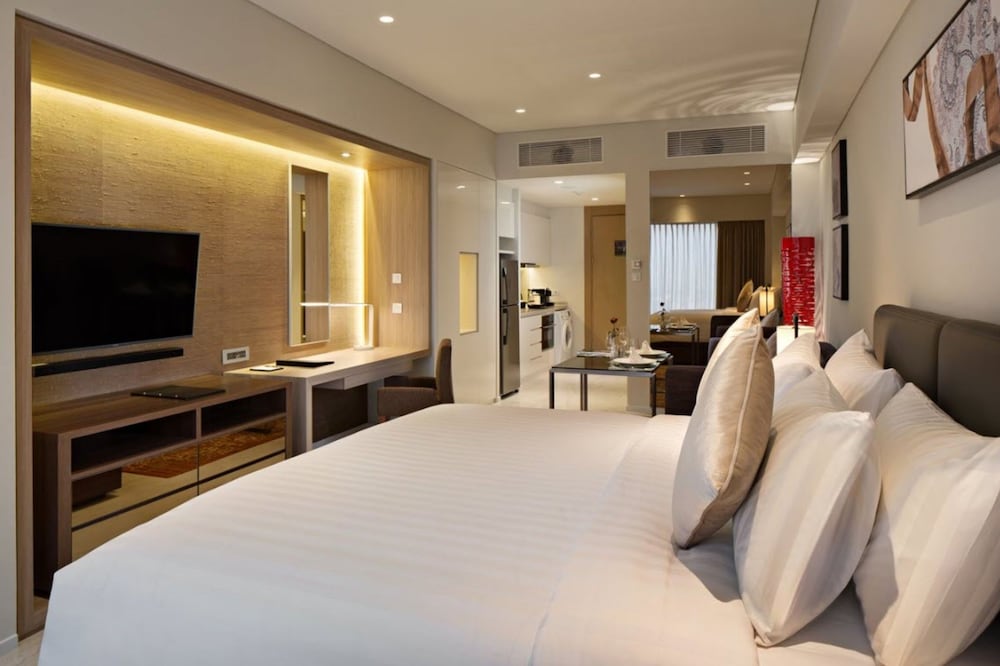 DELUXE, STUDIO, KING BED