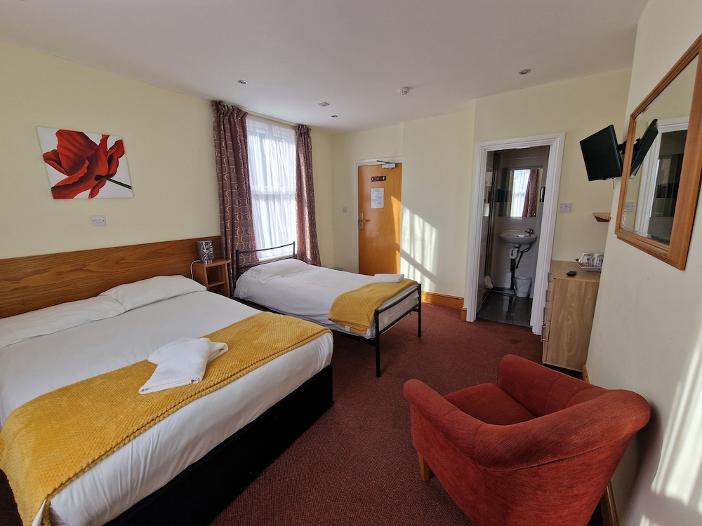 Hotel 65 19/62