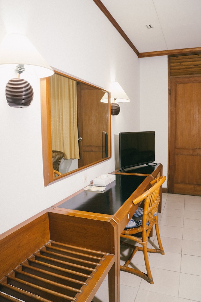 Hotel Bumi Asih 53/64