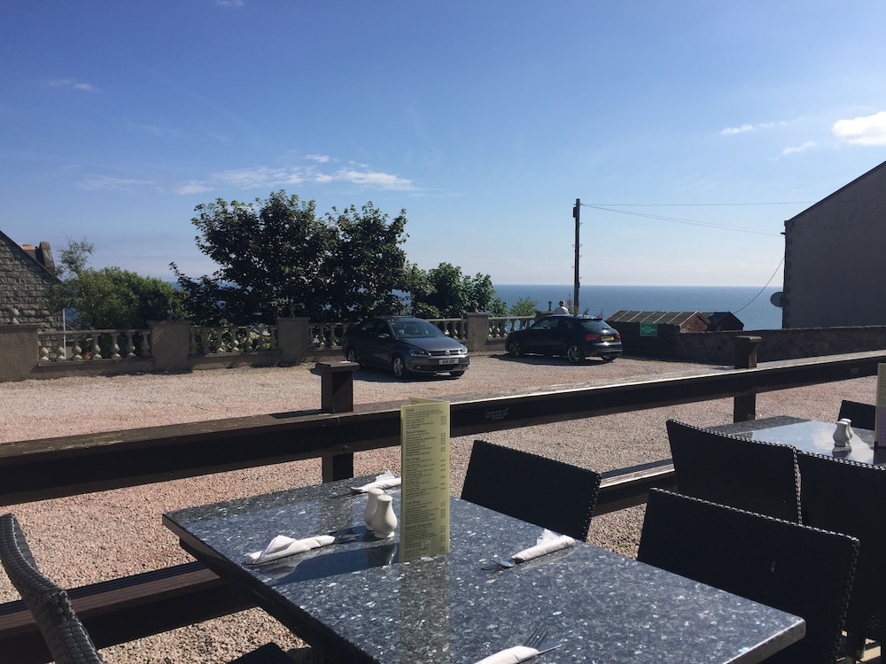 Cove Bay Hotel 4/60