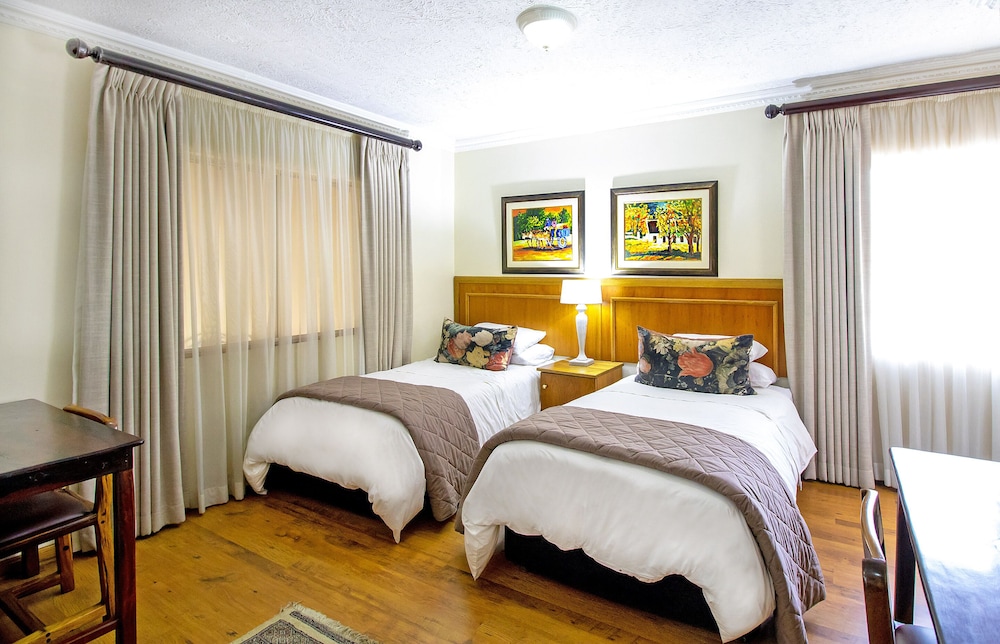 Sunward Park Guesthouse 5/50