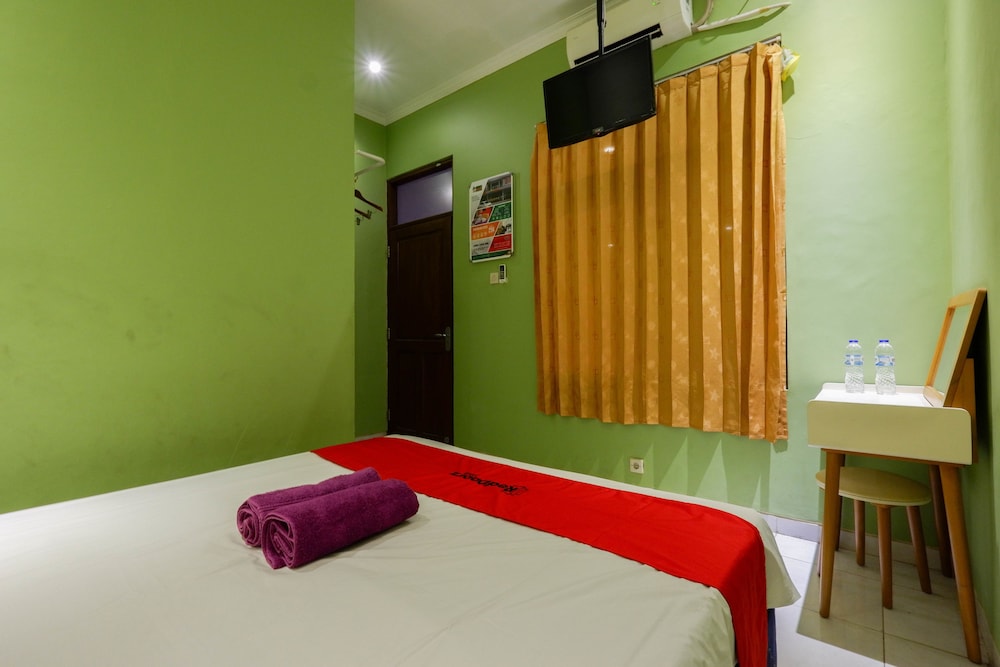 Reddoorz Near Universitas Diponegoro 2 10/30