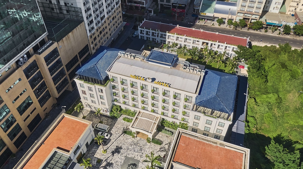 Nesta Hotel Danang 3/50