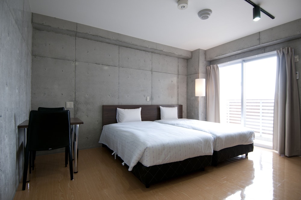 Naha-West Inn 22/72