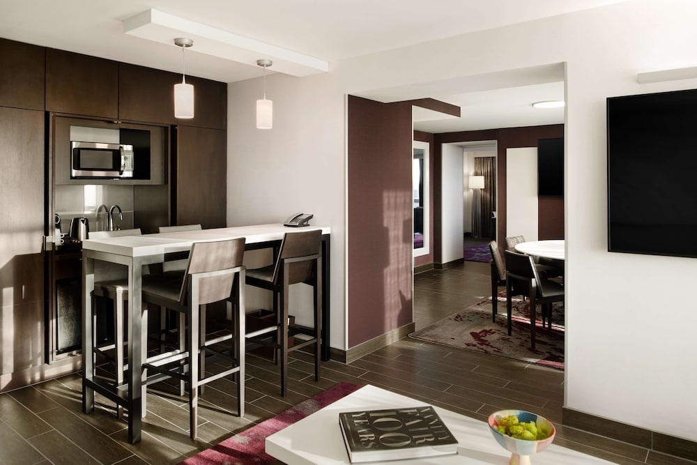 Hilton Washington DC National Mall The Wharf 60/76