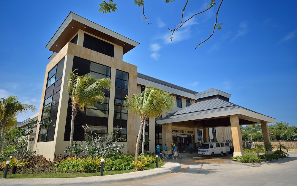 Henann Resort Alona Beach in PANGLAO ISLAND