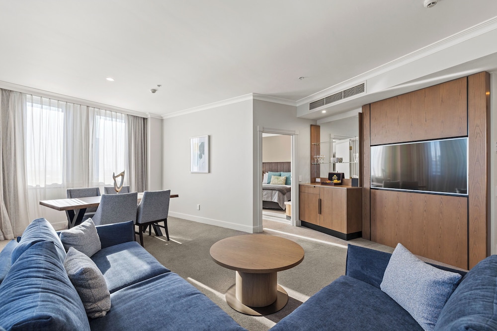 DISTINCTION CHRISTCHURCH HOTEL 46/67