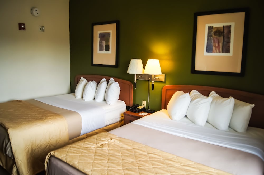 Efficiency, 2 Double Beds