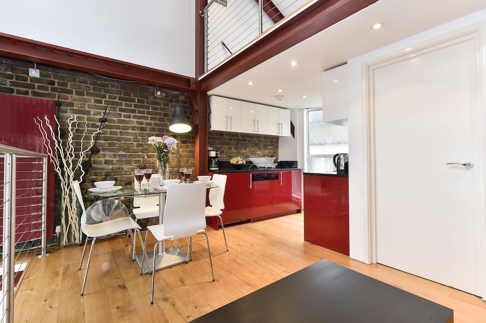 Camden Market Apartments 6/57