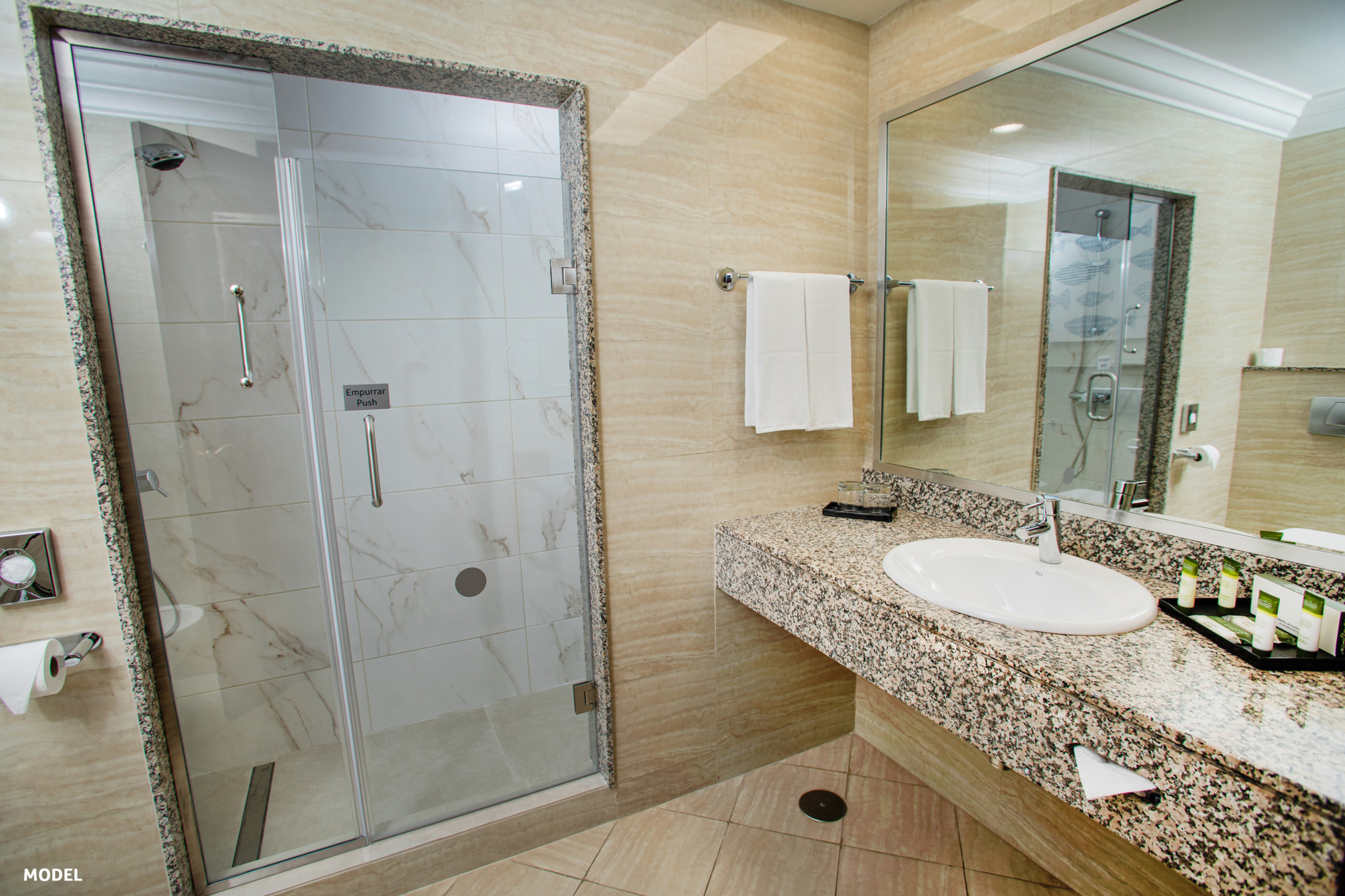 غرفة قياسية بسرير مزدوج، Hotel Riu Madeira 3/3