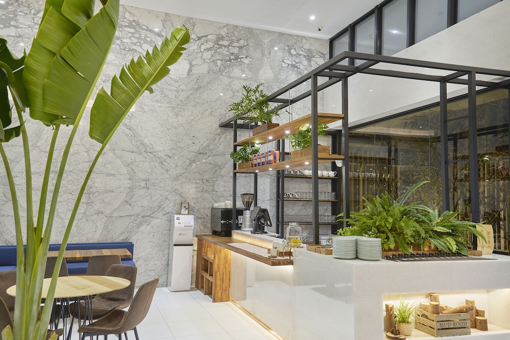 Z Hotel 3/59