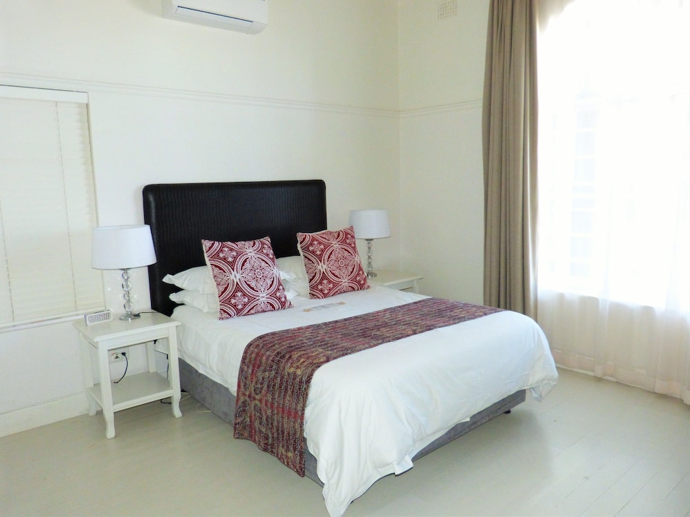 The Hampton Exclusive Guest House 7/29