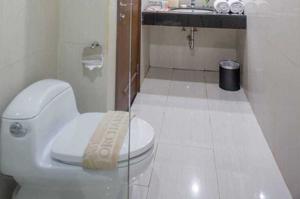 Orchardz Hotel Bandara 27/29