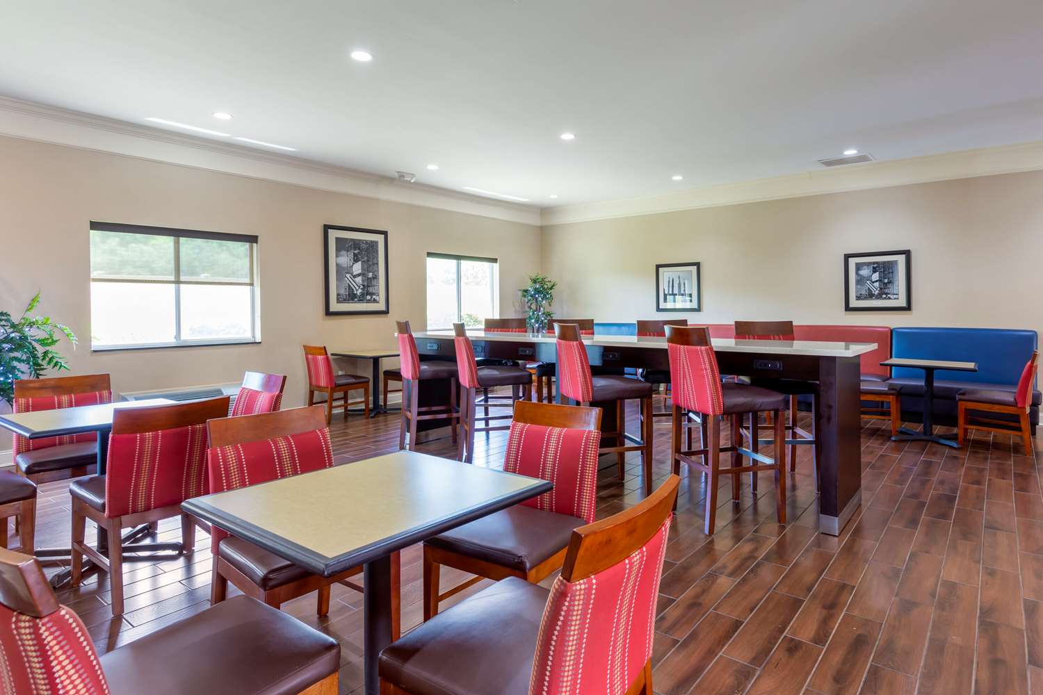 Comfort Inn Huntsville Research Park, AL 32/34