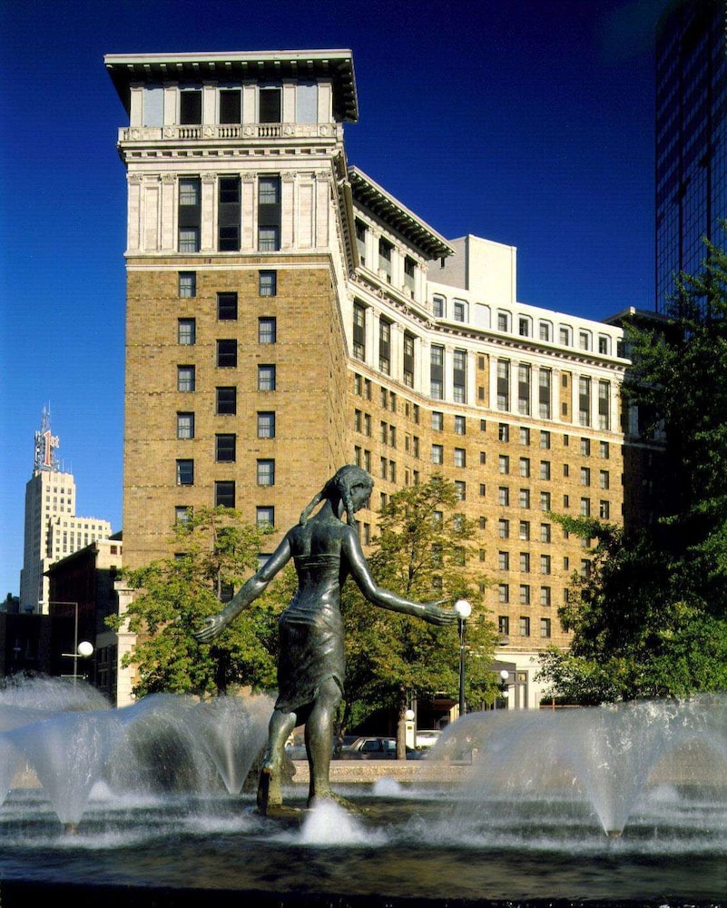 The Saint Paul Hotel 7/64