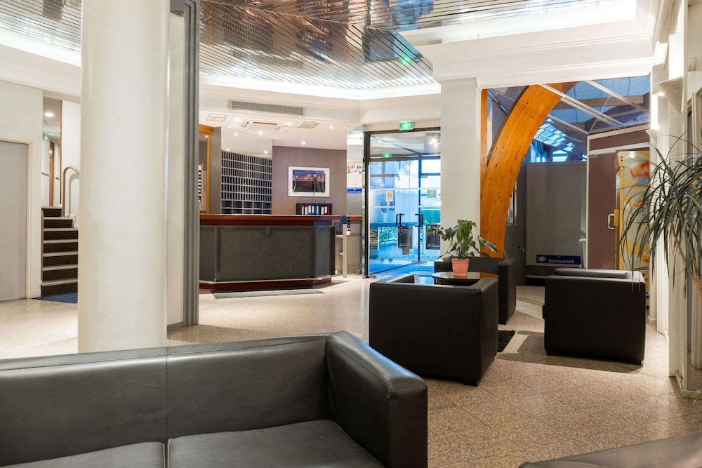 lobby