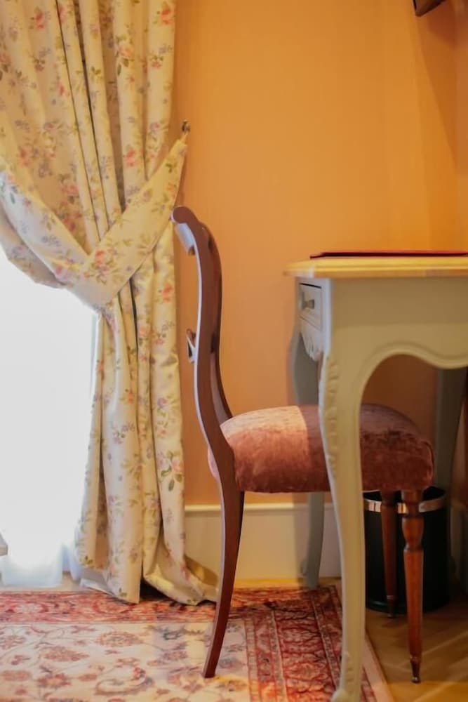 Ebel Boutique Hotel Tirana 44/50
