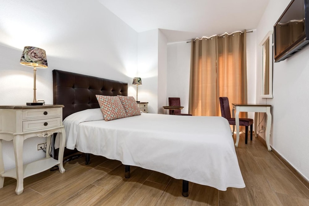 Madrid Hotel 21/73