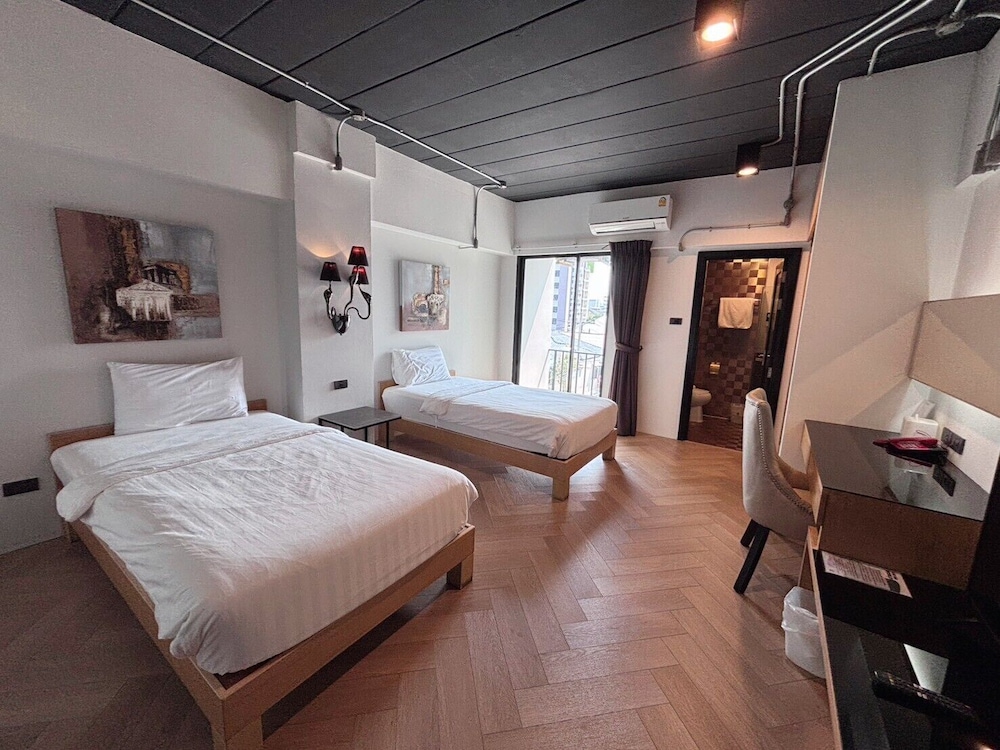 Diary Suite Hotel 18/50