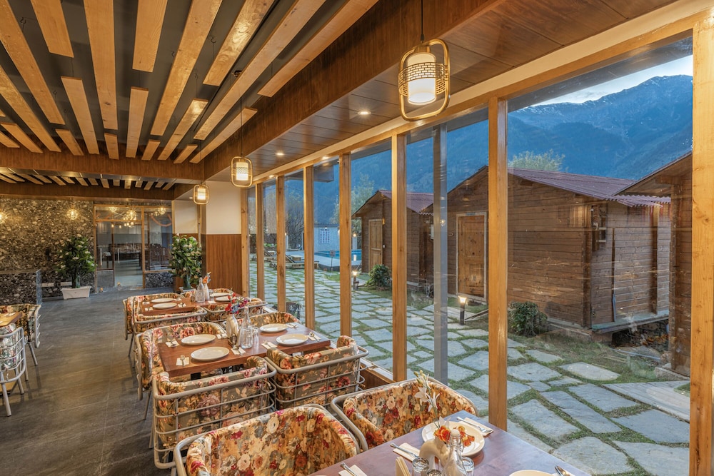 Echor Himalayan Heights Luxe Manali 35/50