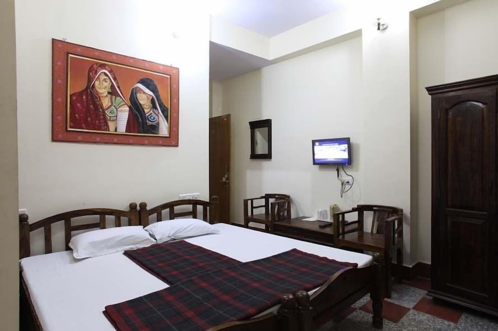 Hotel Teerth Palace 10/24