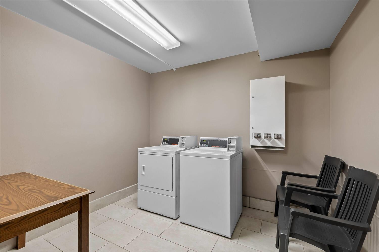 Super 8 by Wyndham Watertown WI 42/49