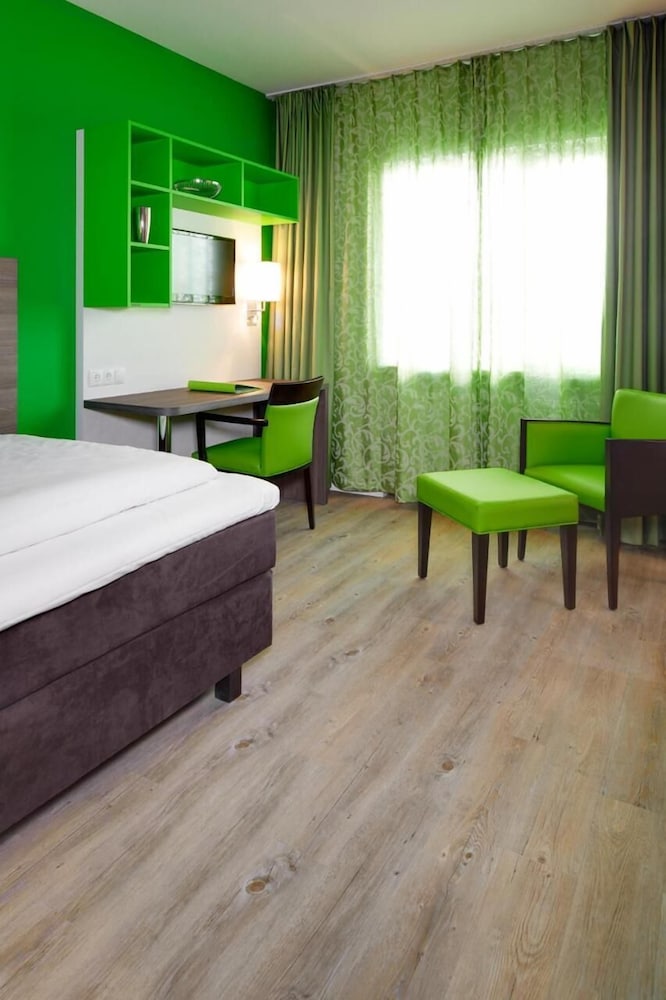Bonnox Boardinghouse & Hotel 55/61