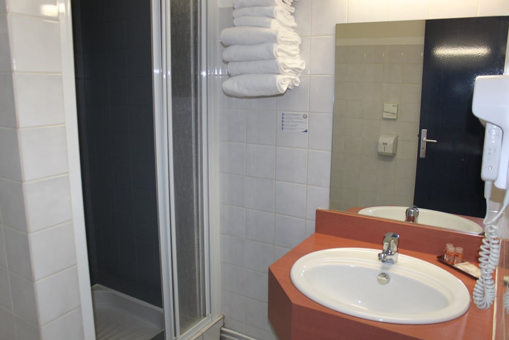 Kyriad Direct Rennes Ouest 69/70