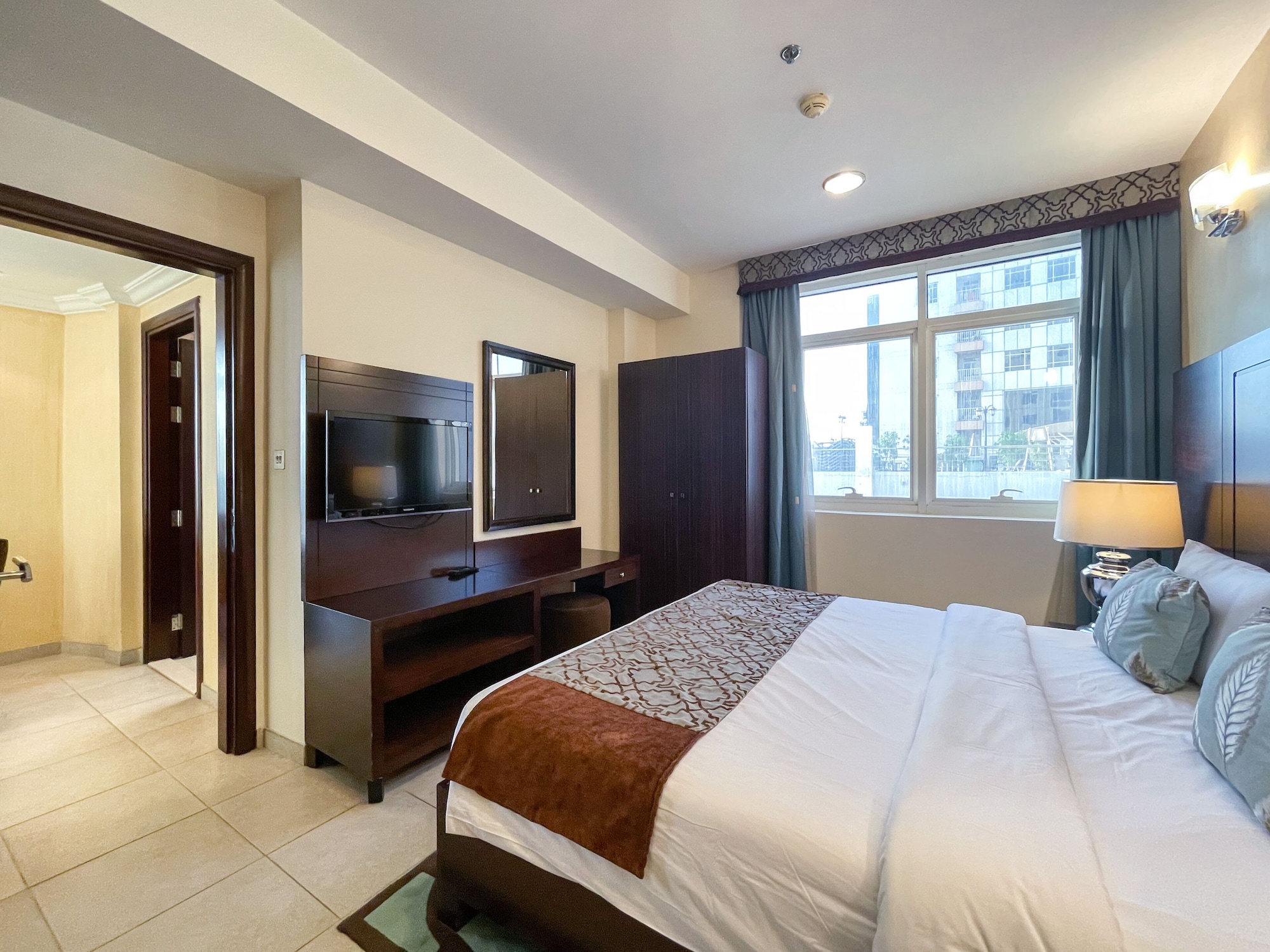 1 BEDROOM, APARTMENT, CITY VIEW, BALCONY