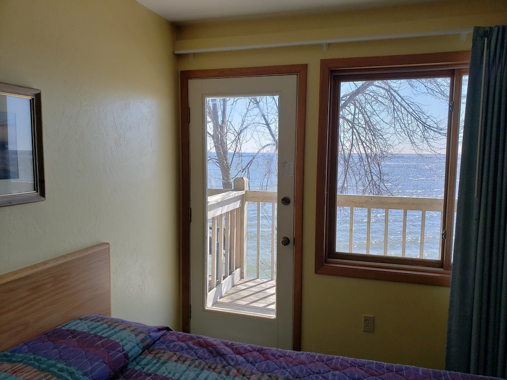Algoma Beach Motel 21/35