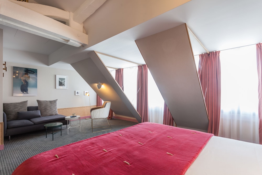 HANDSOME HOTEL BY ELEGANCIA 33/74