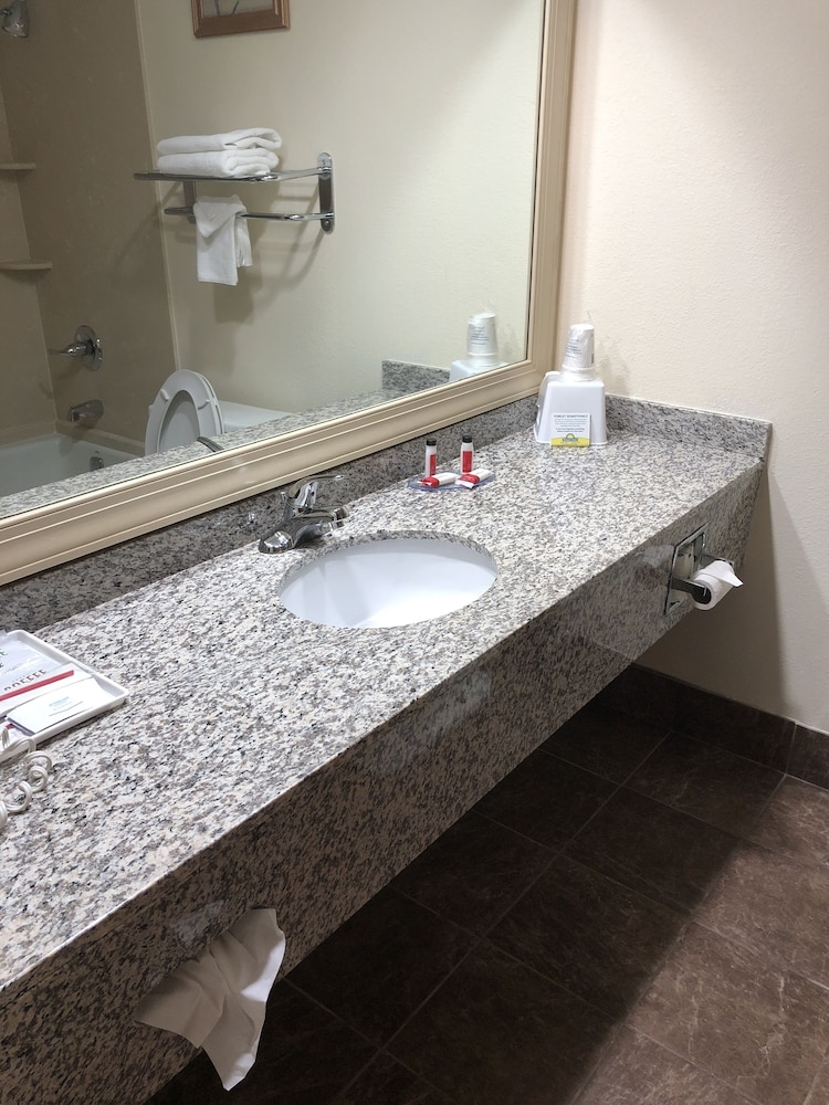 Days Inn by Wyndham Fayetteville-South/I-95 Exit 49 13/31