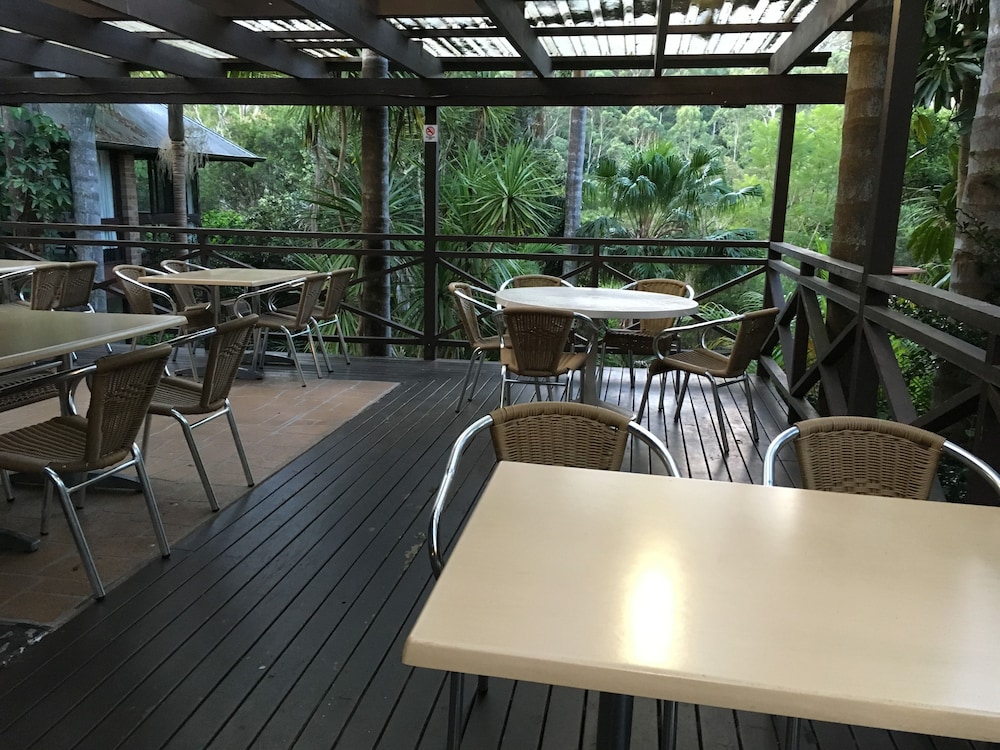 Avoca Beach Hotel 35/45