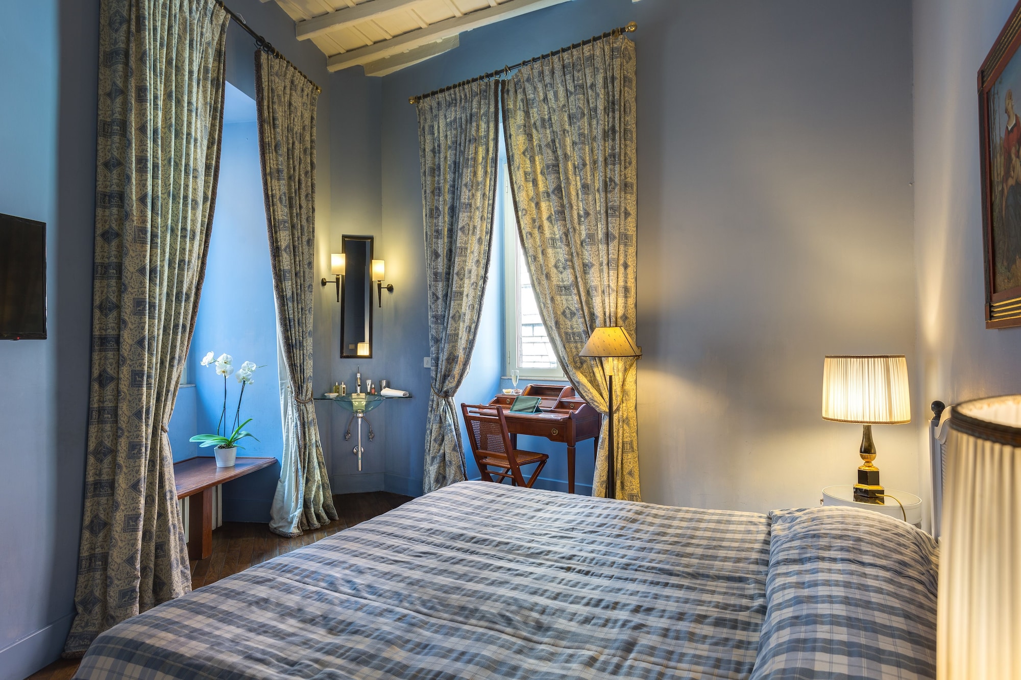 COMFORT, DOUBLE OR TWIN BED, EXTERNAL BATHROOM