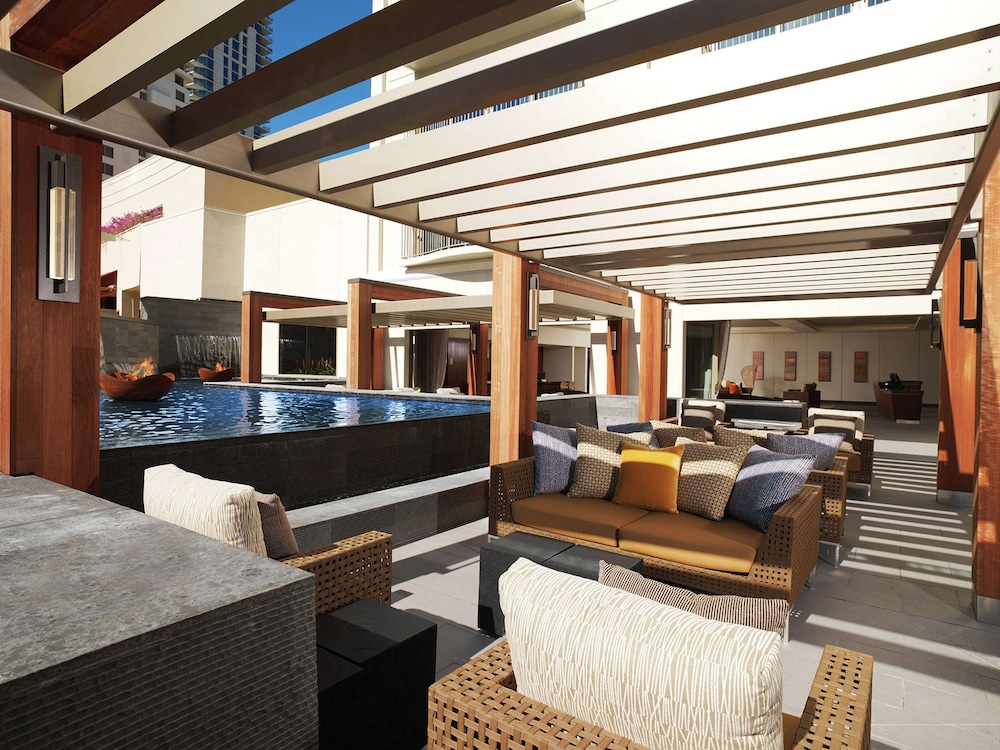 Hokulani Waikiki By Hilton Grand Vacations 53/68