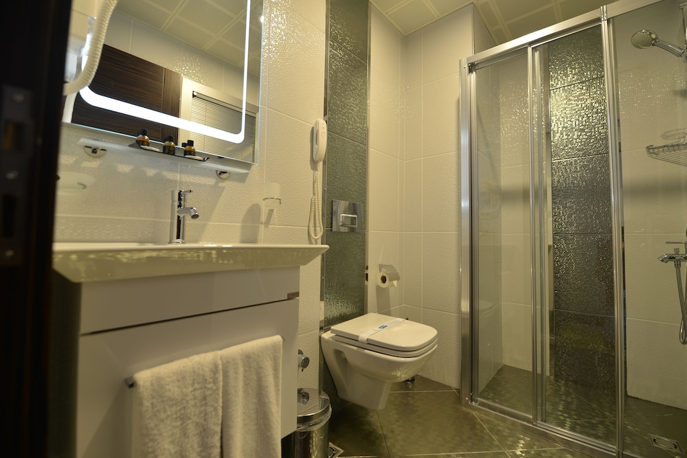 Golden Siyav Hotel 25/75