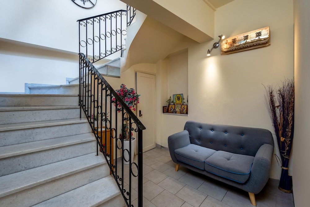 Maravelia Apartments 33/50