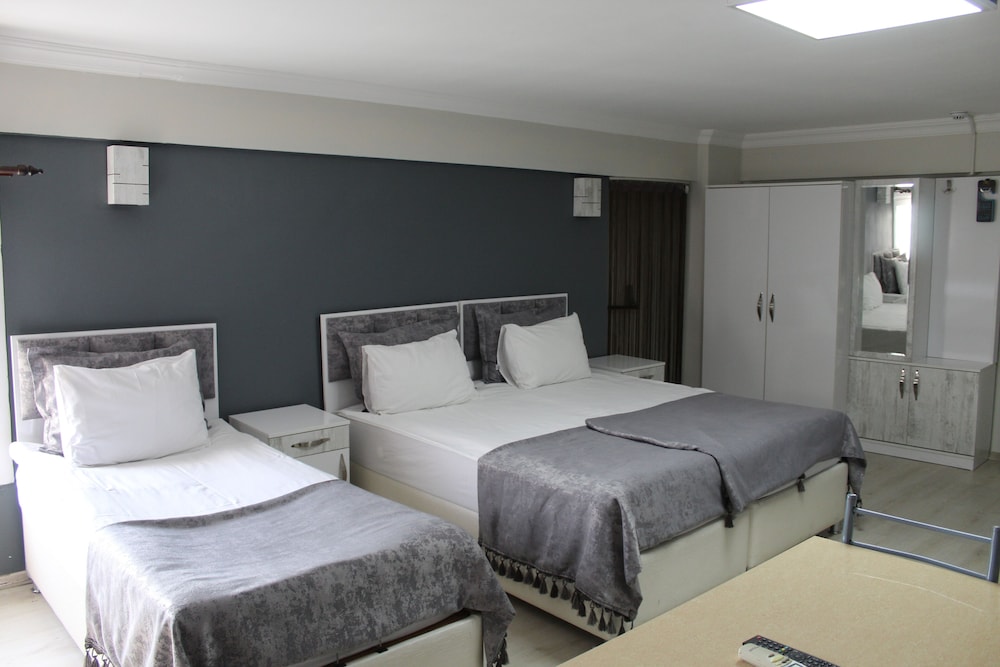 DELUXE, DOUBLE BED, BALCONY