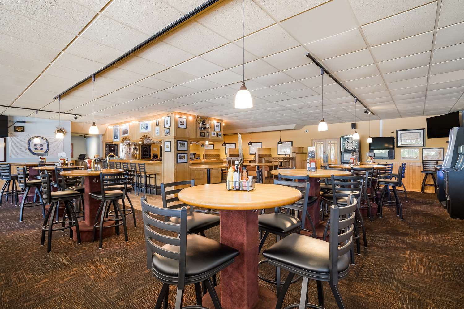 Riverfront Inn Marinette 32/43
