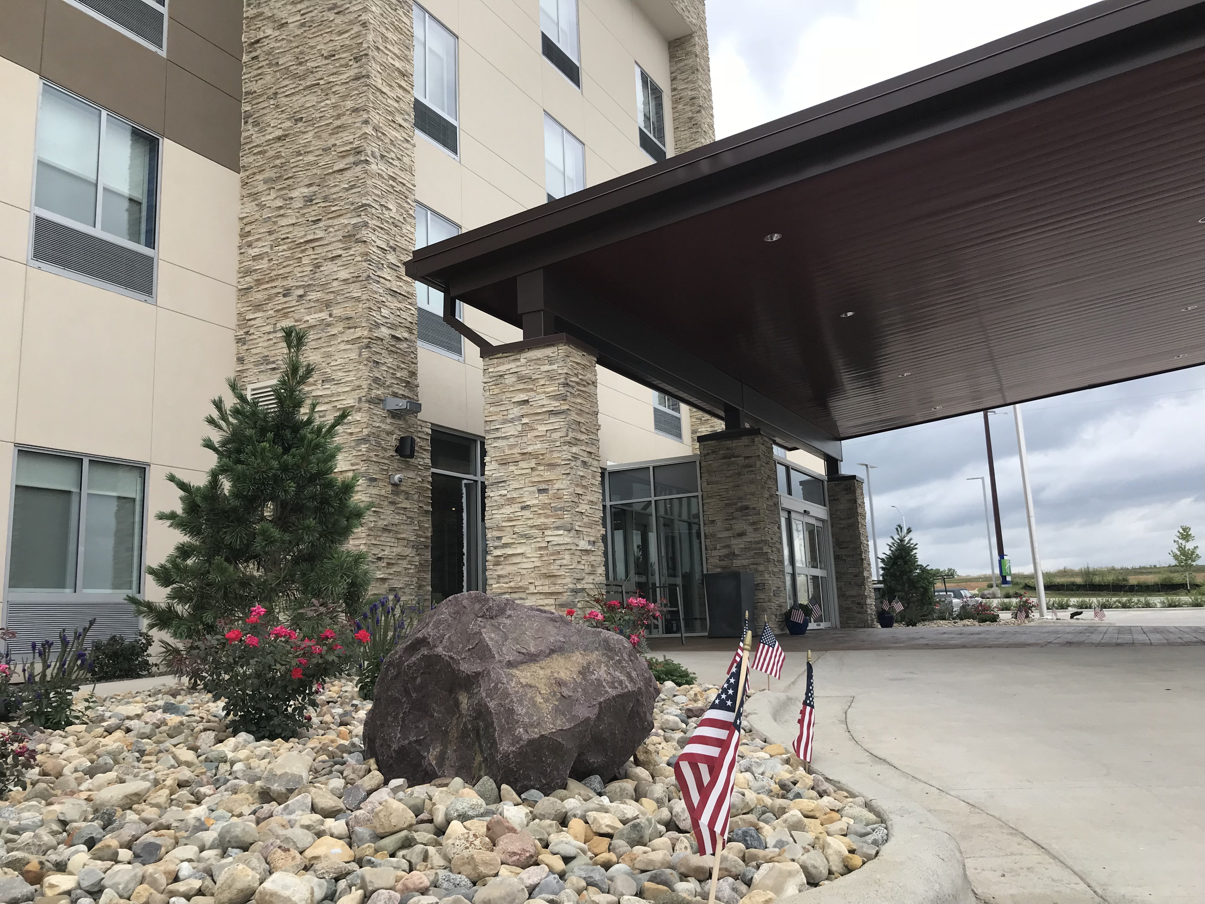 HOLIDAY INN EXPRESS & SUITES HANNIBAL - MEDICAL CENTER 53/53
