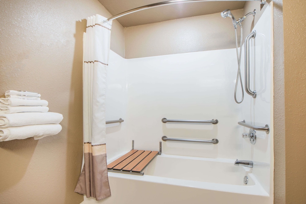 Microtel Inn & Suites by Wyndham Miami 10/24