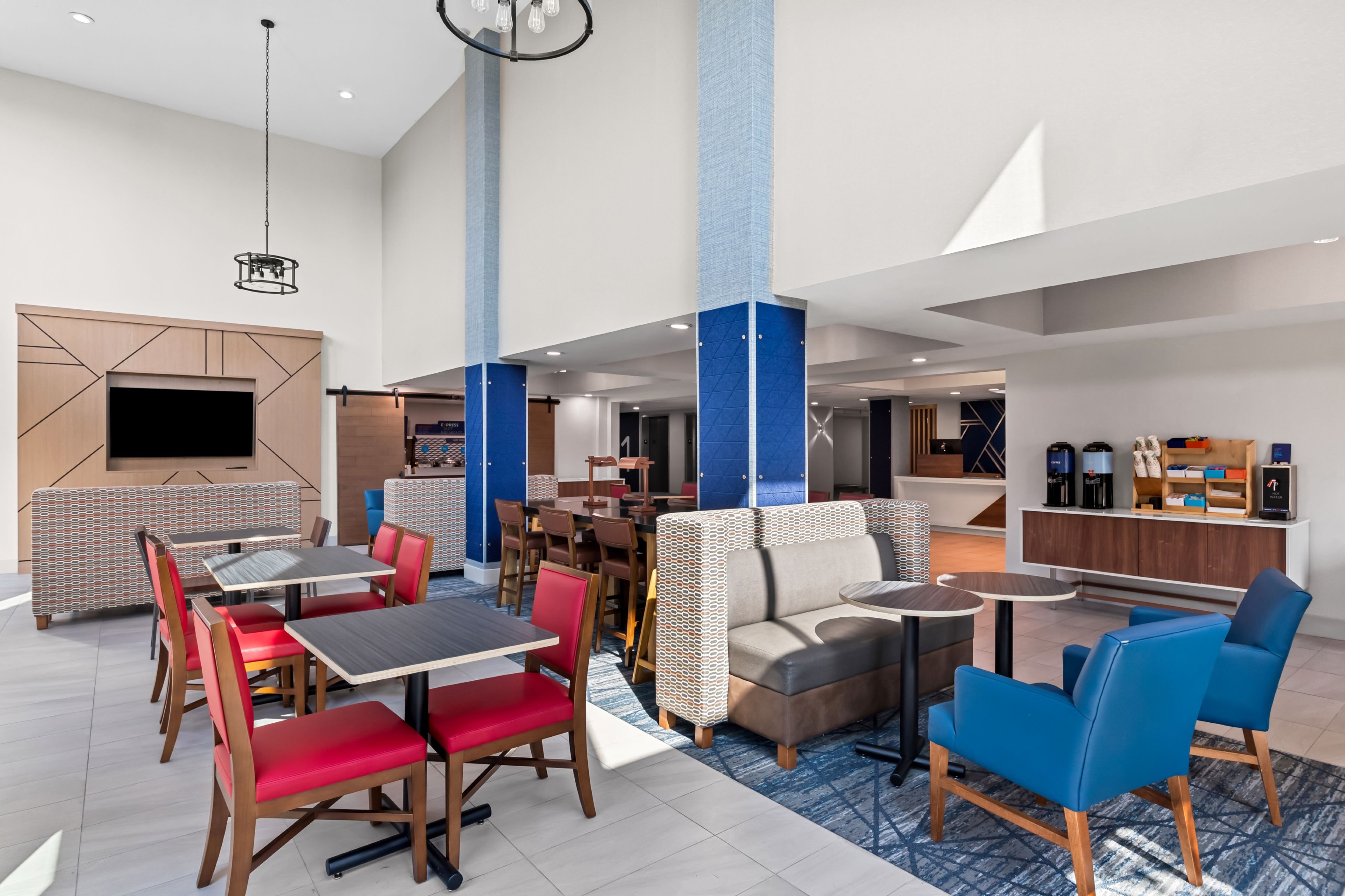 Holiday Inn Express & Suites Austin SW - Sunset Valley, an IHG Hotel 38/50