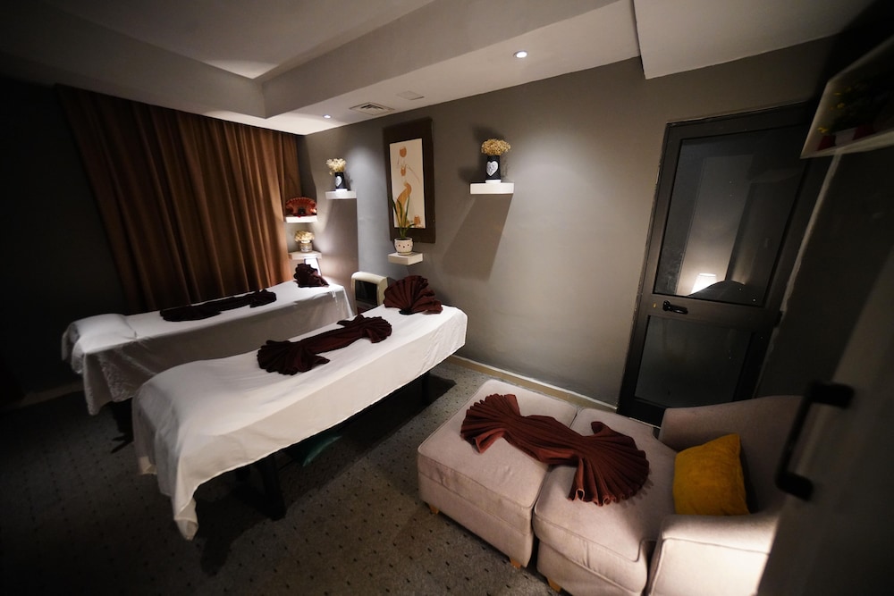 Mado Hotel 41/66