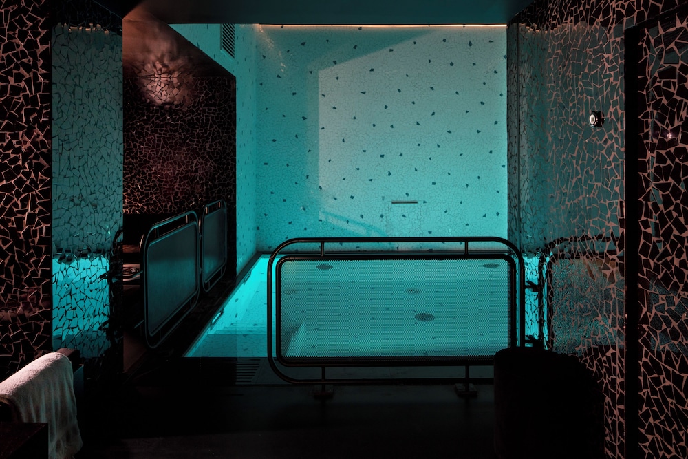 Hotel Les Bains Paris 39/77