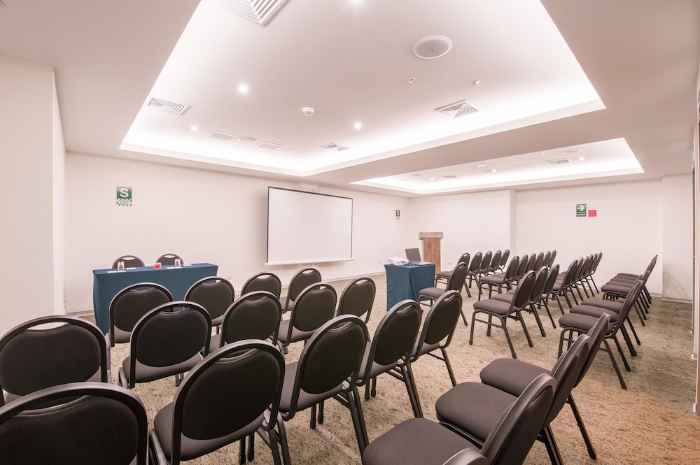 Best Western Plus Urban Larco Hotel 25/29