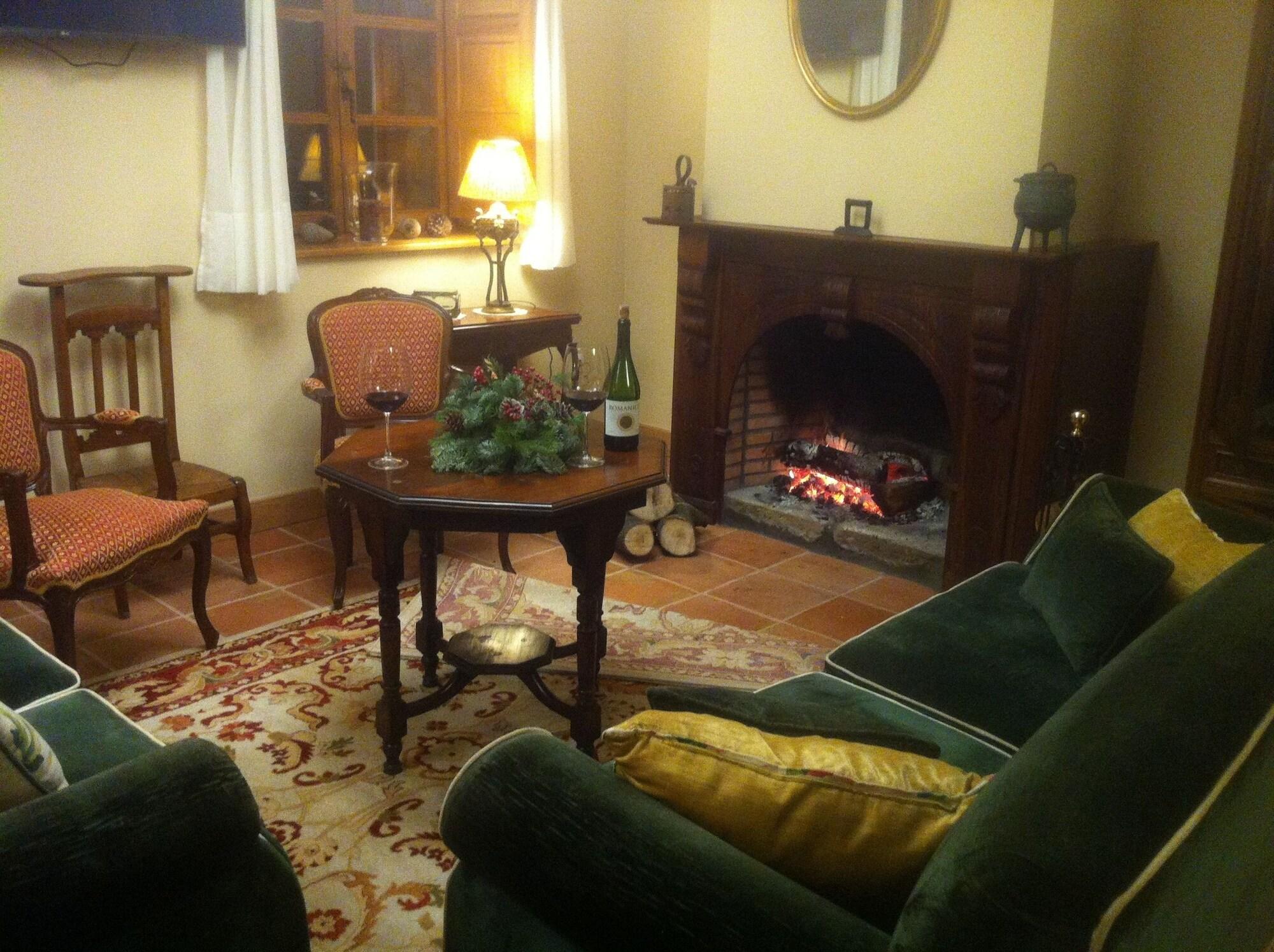 Hotel Colonial de Santillana 37/58