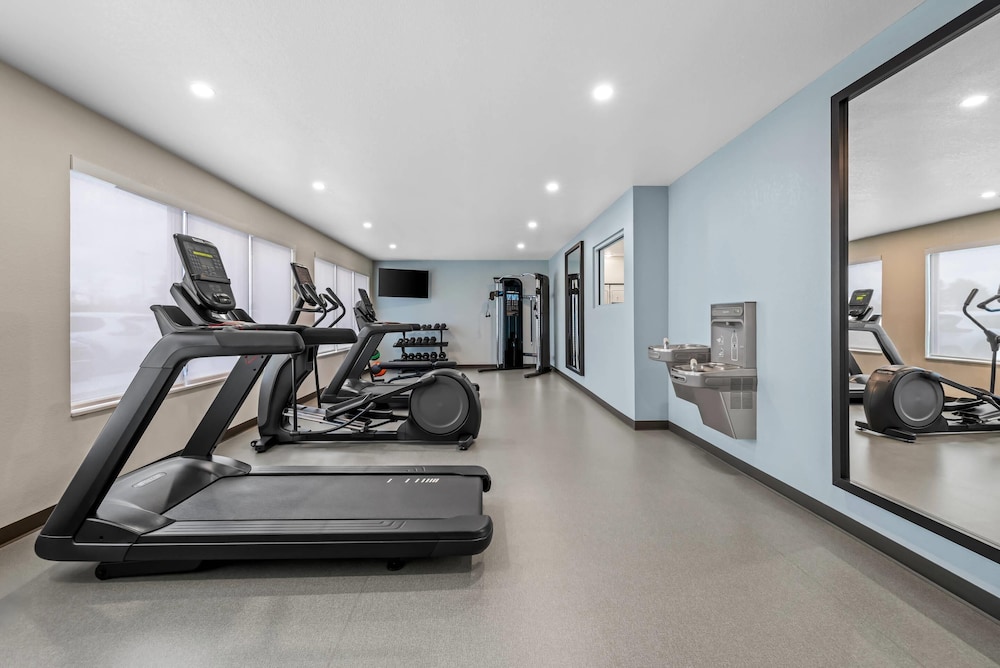 Everhome Suites Rochester Greece 23/50