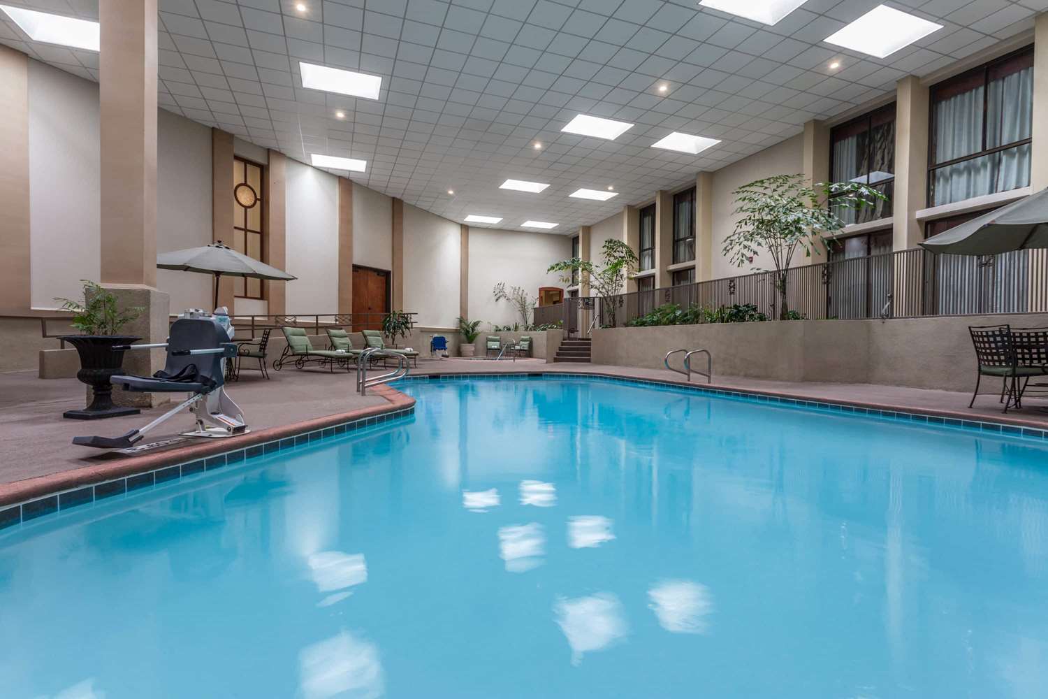 Wyndham Visalia 4/18