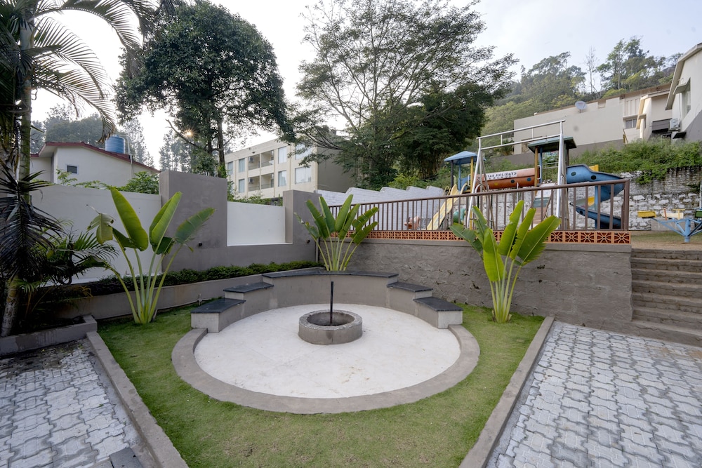 TGI STAR Holidays Yercaud 42/48