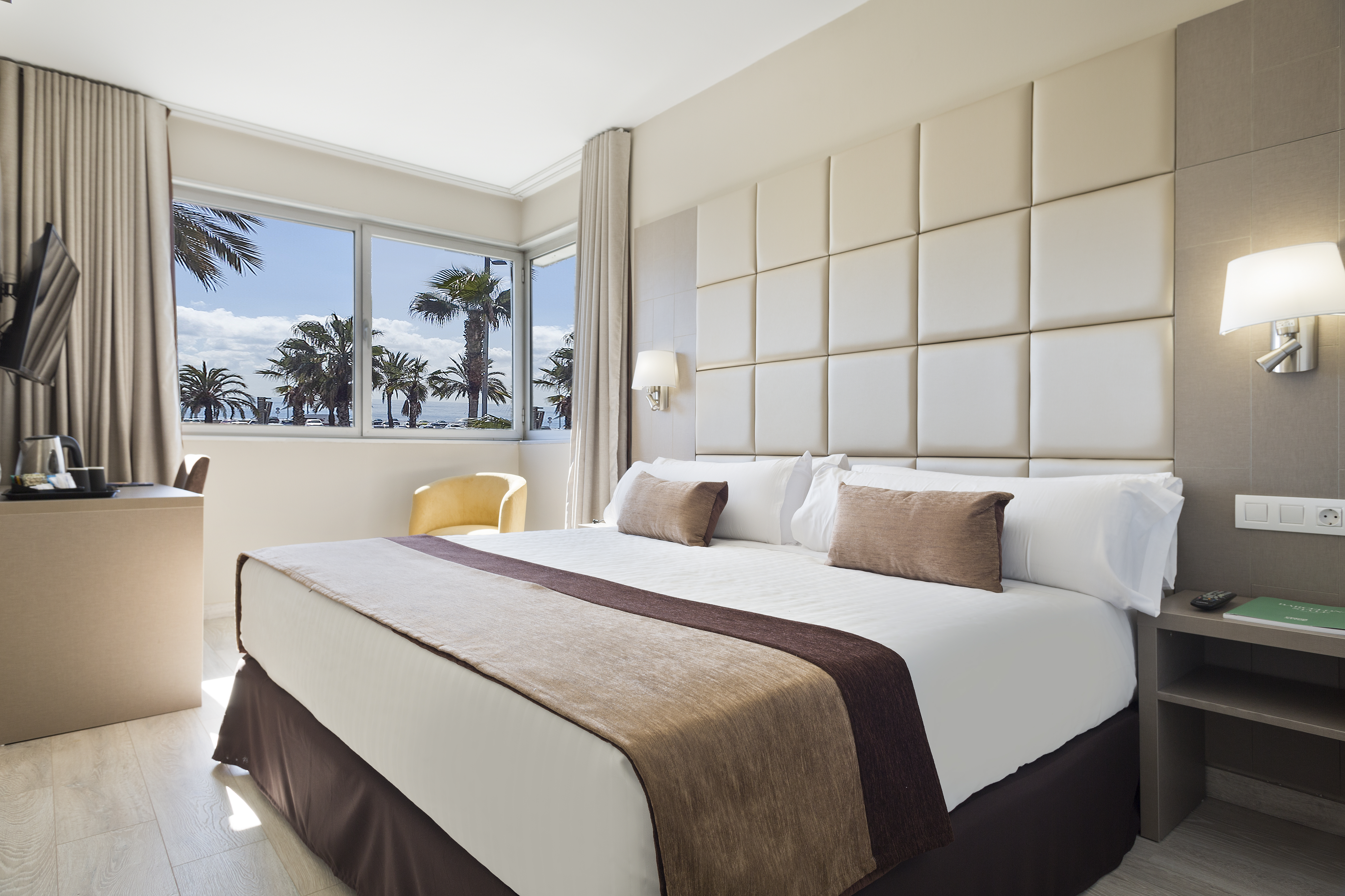 Deluxe, Double or Twin Bed, Sea View